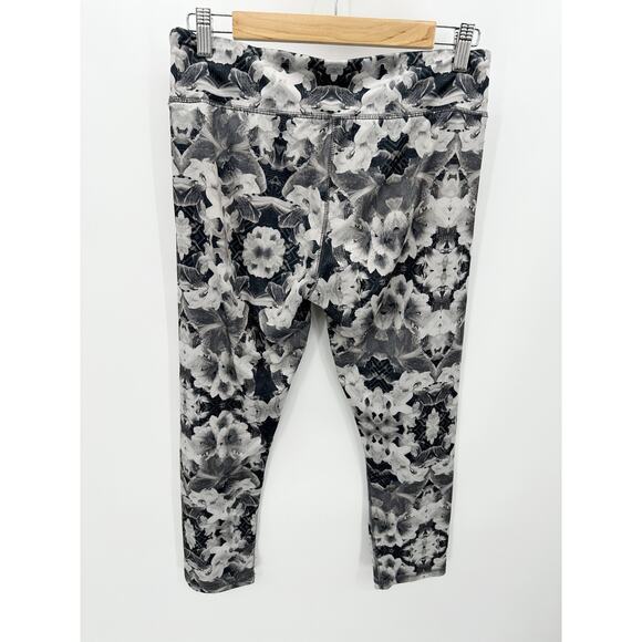 Energie Leggings Women LARGE Black White Floral Print Justine Pull On Cropped - Picture 2 of 11